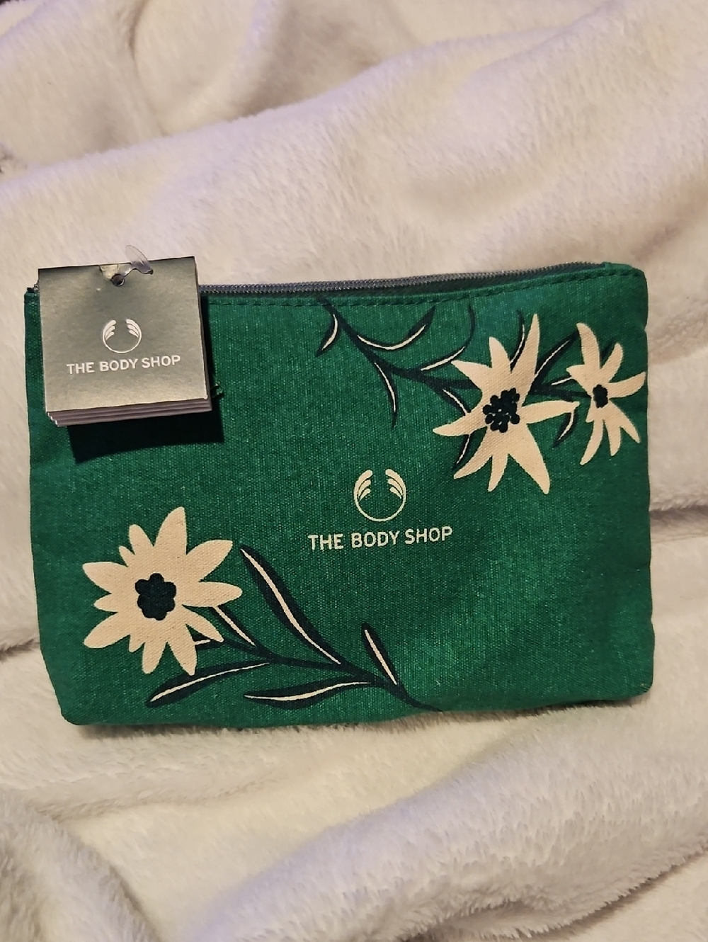 BODY SHOP EDELWEISS EXPERIENCE SET FACIAL SERUM SHEET MASK HEADBAND and BAG